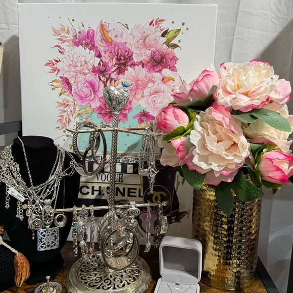 Nene’s Jewelry & Accessories Live Show Unlisted - Picture 3 of 16